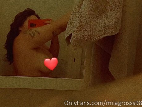 Mili OnlyFans 유출 누드 사진