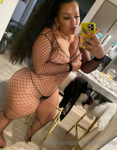 Naakte gelekte OnlyFans-foto van King Steph