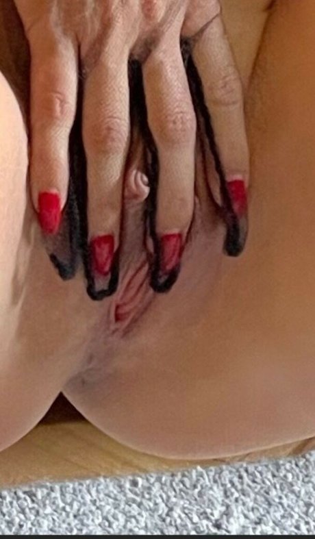 Nacktes geleaktes OnlyFans-Foto von Jelena Unikat