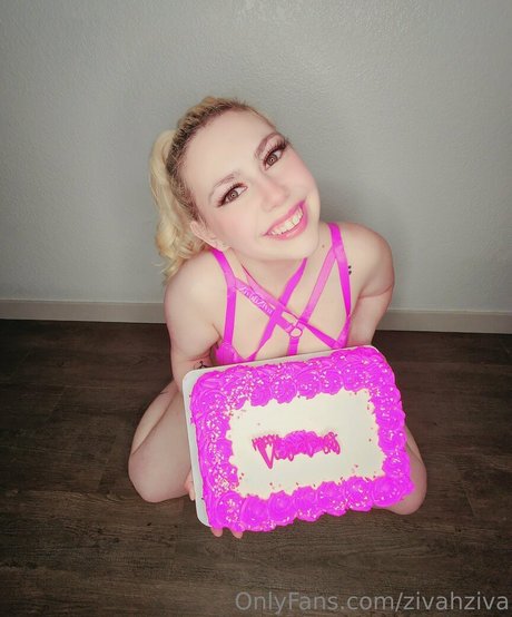 Обнаженная фотография утечки OnlyFans от Zivahziva