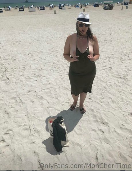 Nahá fotka uniklých OnlyFans od Moncheritime