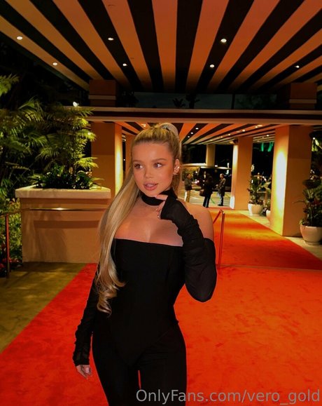 Alaston vuotanut OnlyFans-kuva Verogold