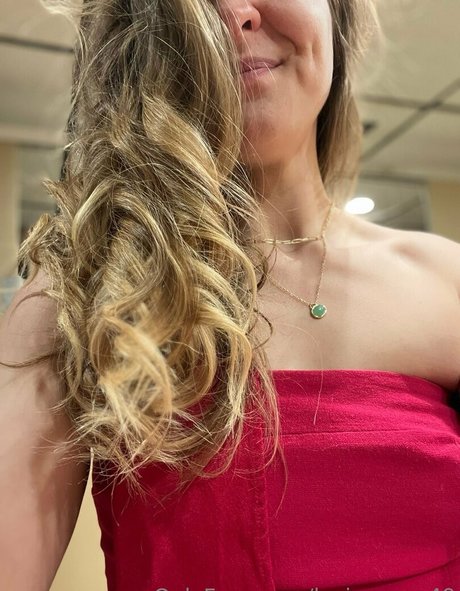 Naakte gelekte OnlyFans-foto van Laciegreen49