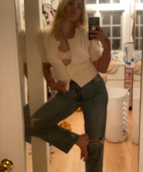 Обнаженная фотография утечки OnlyFans от Busy Philipps