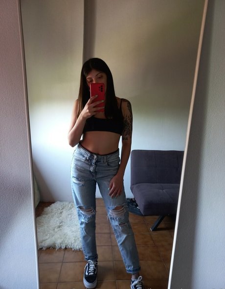 Hornylatina26