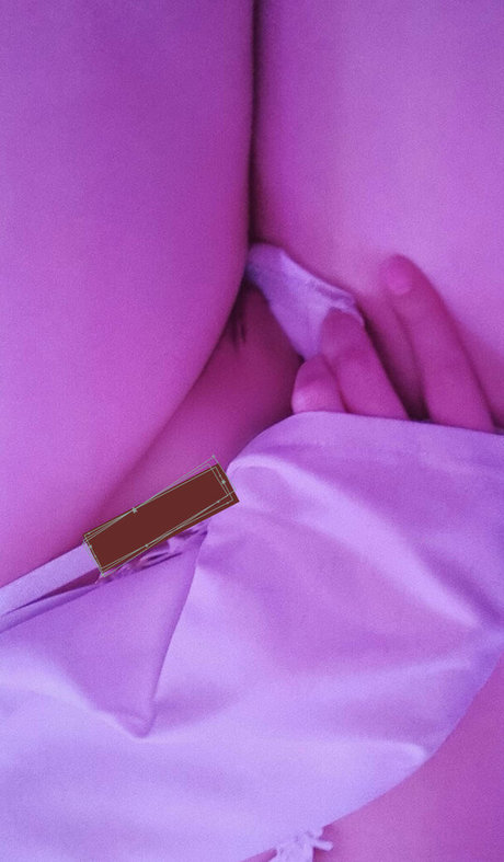 Nahá fotka uniklých OnlyFans od Softkotton