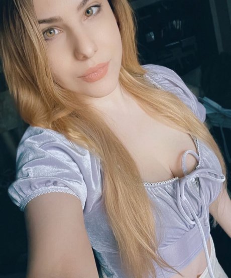 Alasti lekkinud OnlyFans-i pilt Sara Secora