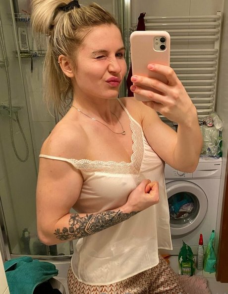 Nahá fotka uniklých OnlyFans od Bicepgirl