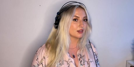 Nahá fotka uniklých OnlyFans od Shona Colson