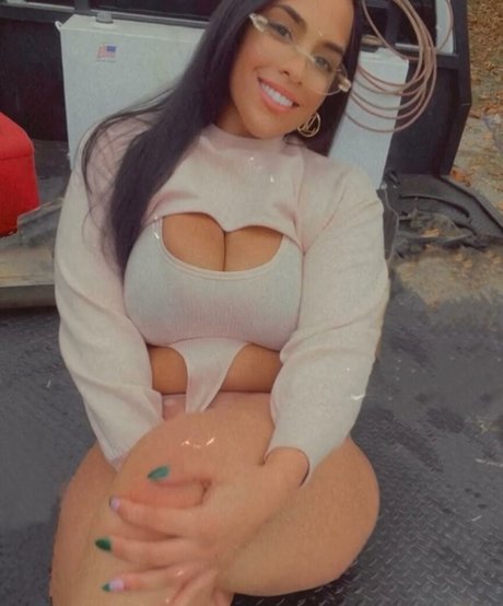 Naakte gelekte OnlyFans-foto van Brasi Quinzel