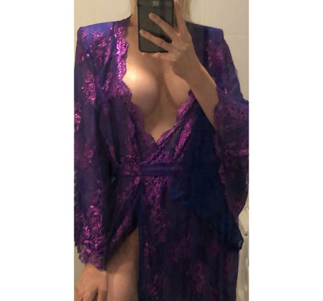 Alaston vuotanut OnlyFans-kuva Badbadk