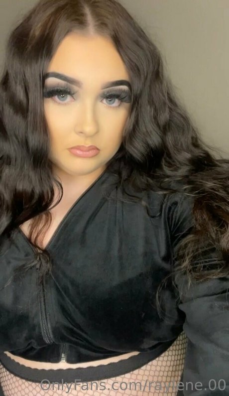 Naken lekkede OnlyFans-bilde av Raylene00