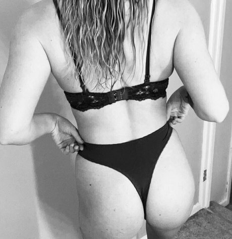 Foto nua vazada do OnlyFans de Petiteliv