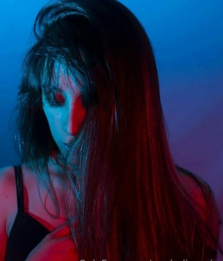 Alaston vuotanut OnlyFans-kuva Venuxina