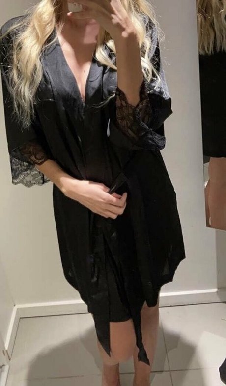 Naken läckt OnlyFans-bild av Dkgirl95