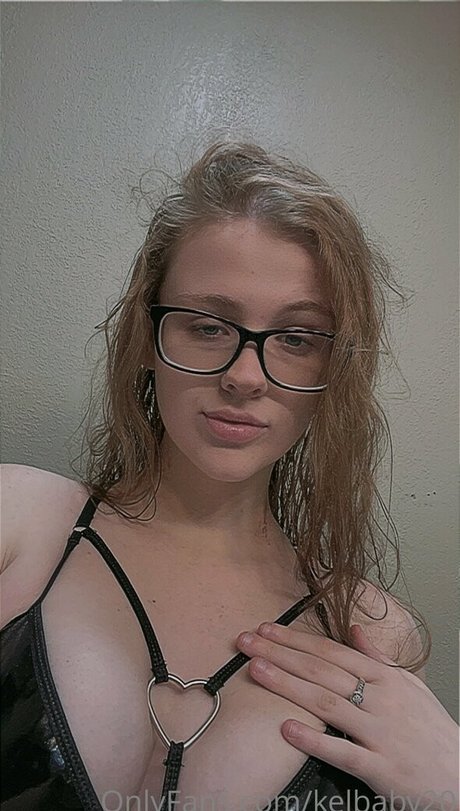 Nagie wyciekłe zdjęcie OnlyFans od Kelbaby20