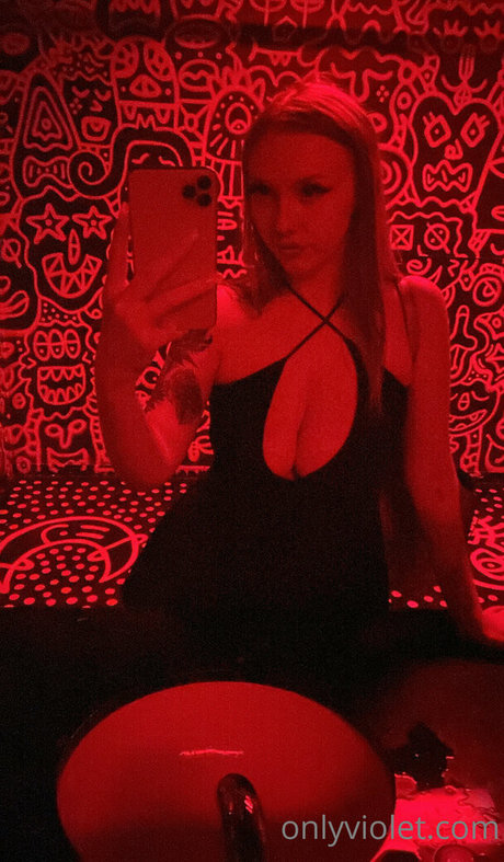 Nahá fotka uniklých OnlyFans od Violetcox