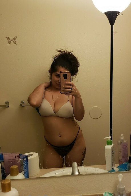 Naakte gelekte OnlyFans-foto van Bossladyy90s