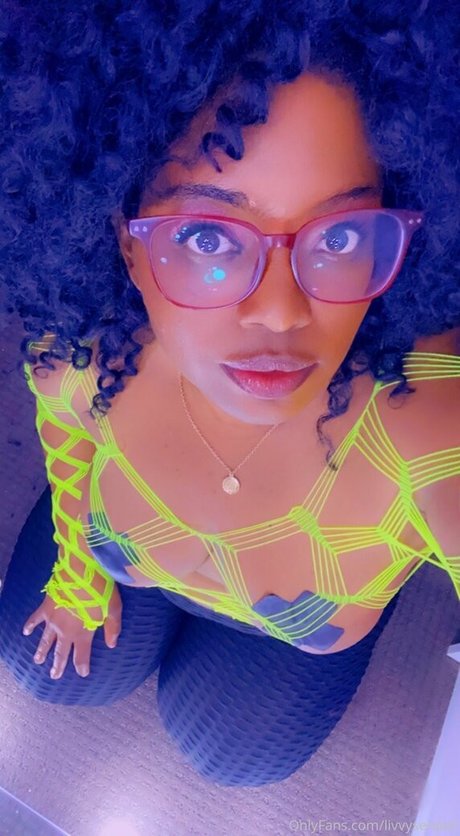 Photo nue de fuite OnlyFans de Ohlivvynoir