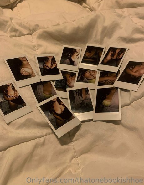 Foto desnuda filtrada de OnlyFans de Thebookishhoe