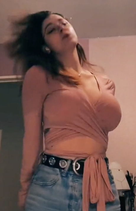 Nina Joy