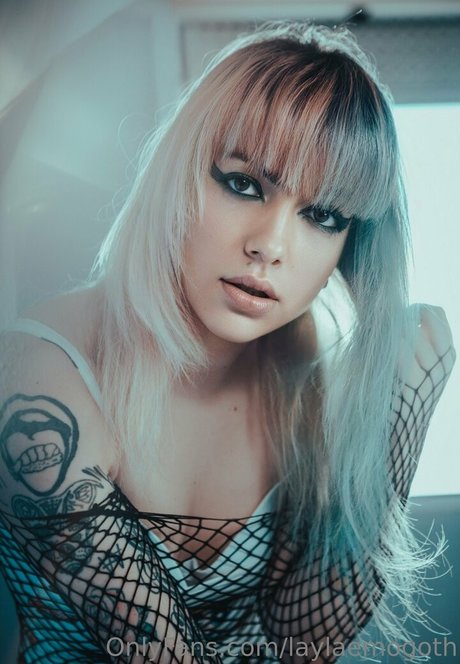 Nahá fotka uniklých OnlyFans od Laylaemogoth