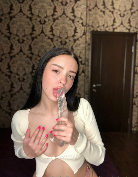 Обнаженная фотография утечки OnlyFans от Lilypinkglow
