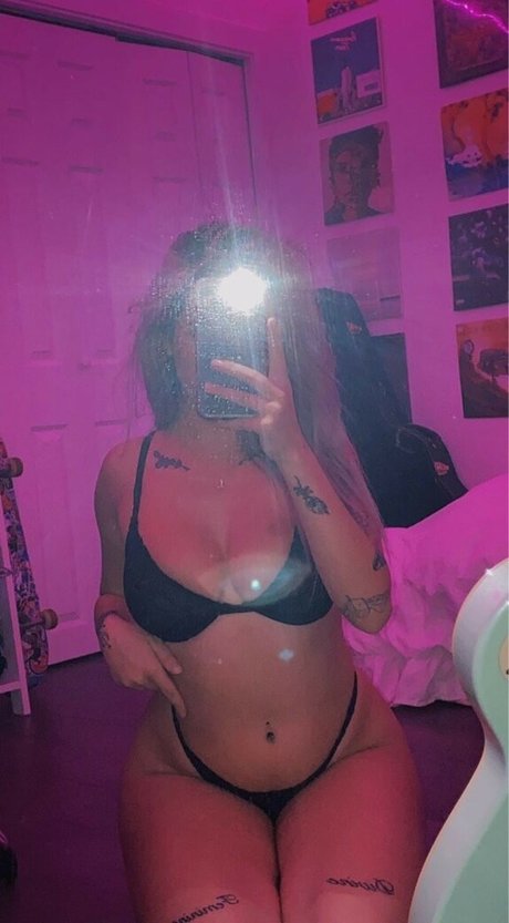 Nahá fotka uniklých OnlyFans od Nikita Dortch