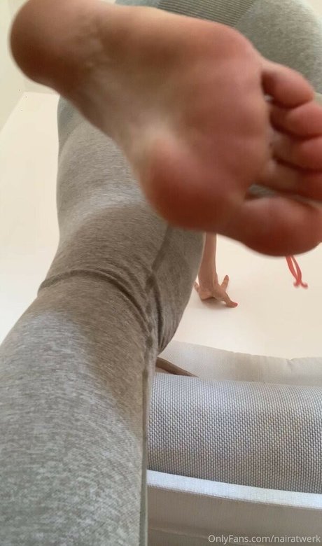 Naken läckt OnlyFans-bild av Nairasfeet