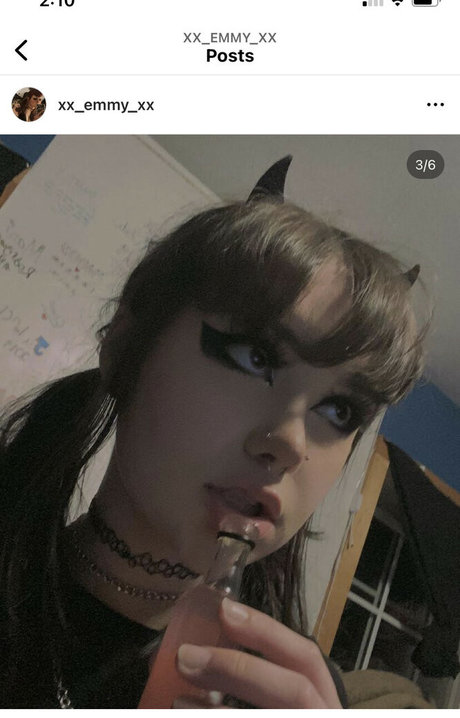 Nøgent lækket OnlyFans-billede af Xxgothbimboxx