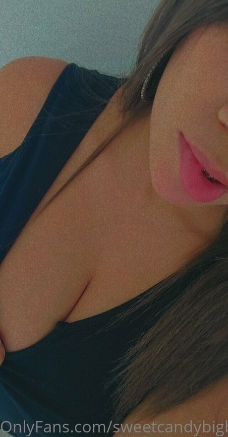 Nahá fotka uniklých OnlyFans od Sweetcandybigboobs