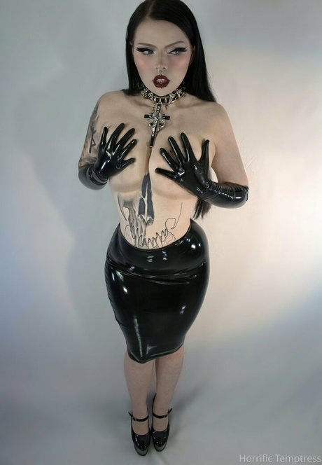 Naken lekkede OnlyFans-bilde av Mischacleomoore