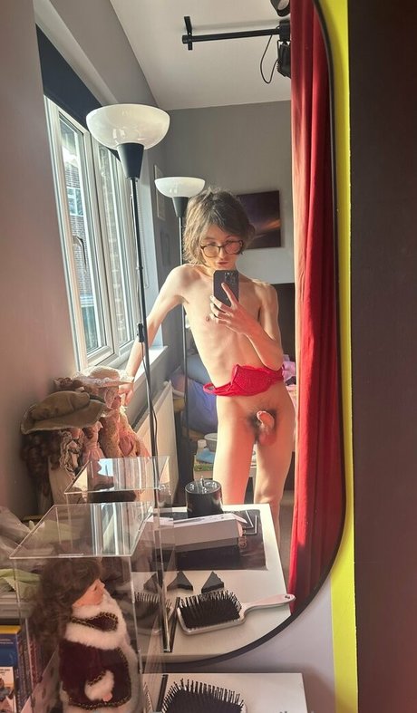Nahá fotka uniklých OnlyFans od Krissrose