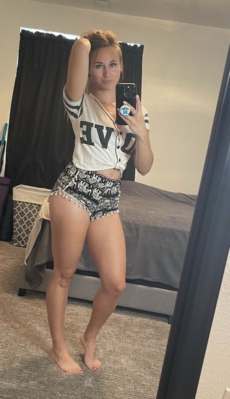 Naken lekkede OnlyFans-bilde av Erintakesrequests
