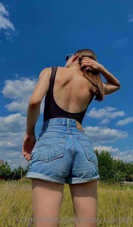 Alaston vuotanut OnlyFans-kuva Rosyxoxvip