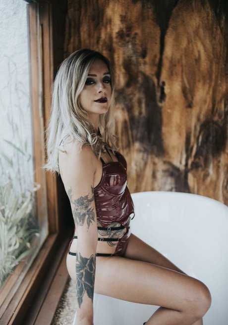 Nahá fotka uniklých OnlyFans od Dontfvckingdie