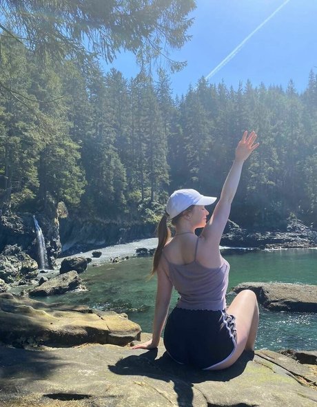 Naken lekkede OnlyFans-bilde av Cutieredhead