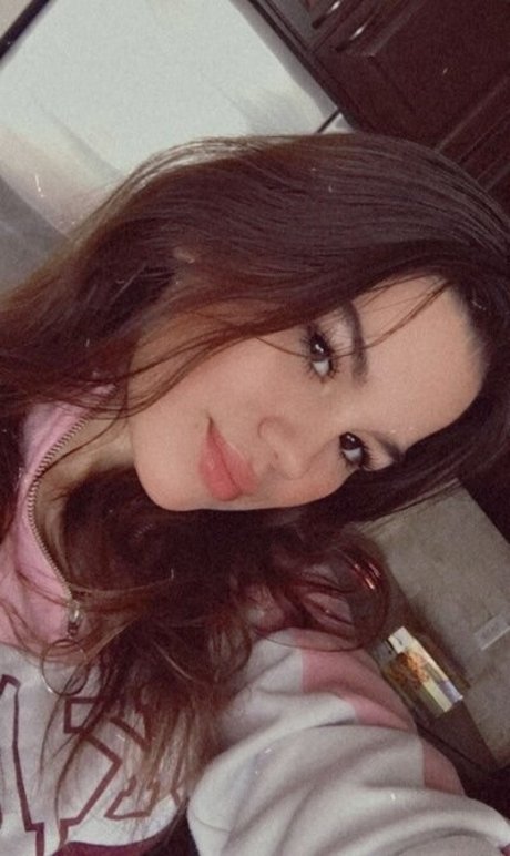 Naakte gelekte OnlyFans-foto van Harmony Brazeal