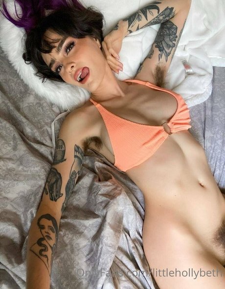 Littlehollybeth