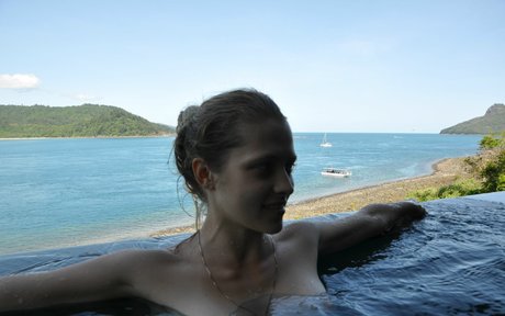 Alaston vuotanut OnlyFans-kuva Teresa Palmer