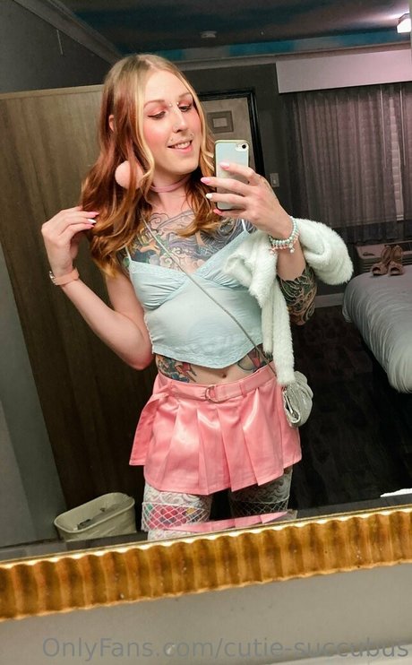 Naken lekkede OnlyFans-bilde av Cutiesuccubus