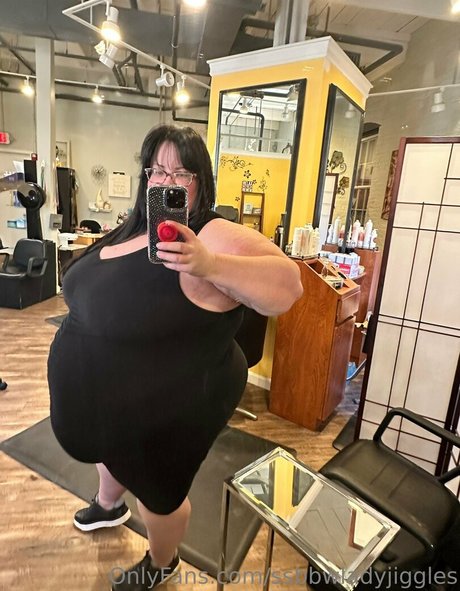 Ssbbwladyjiggles