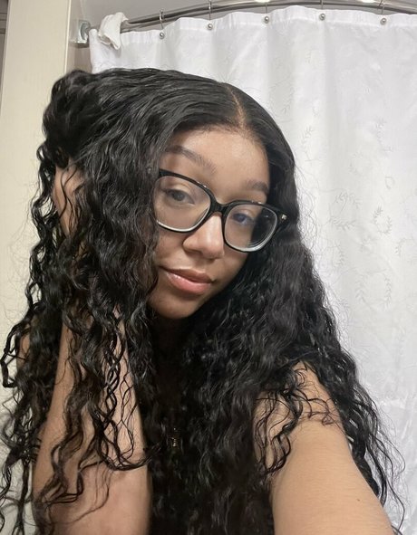 Caileneasely