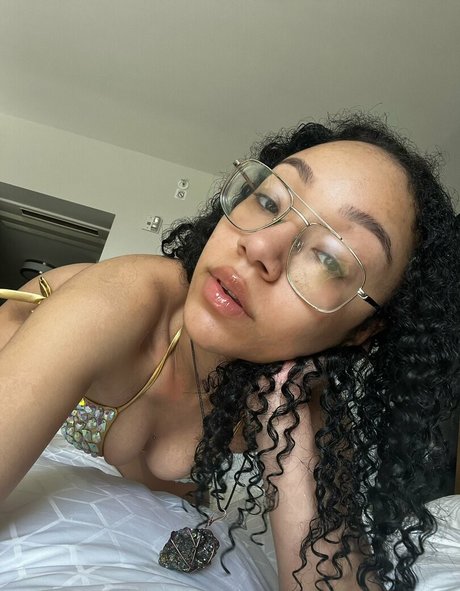 Caileneasely