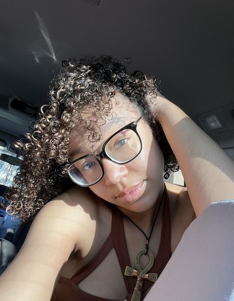 Caileneasely