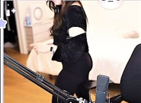 Naken lekkede OnlyFans-bilde av Lolnatsumiii