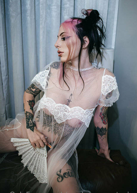 Naken läckt OnlyFans-bild av Strawberrysquirtcake