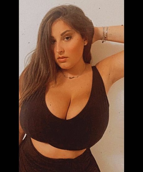 Foto desnuda filtrada de OnlyFans de Jolanda Tummolillo