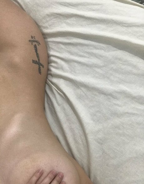 Nahá fotka uniklých OnlyFans od Guplays