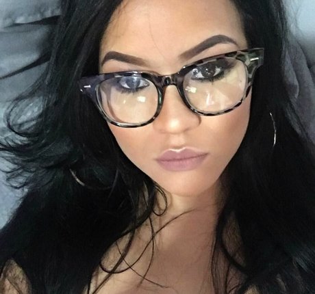 Alaston vuotanut OnlyFans-kuva Toni Salina Chee Young